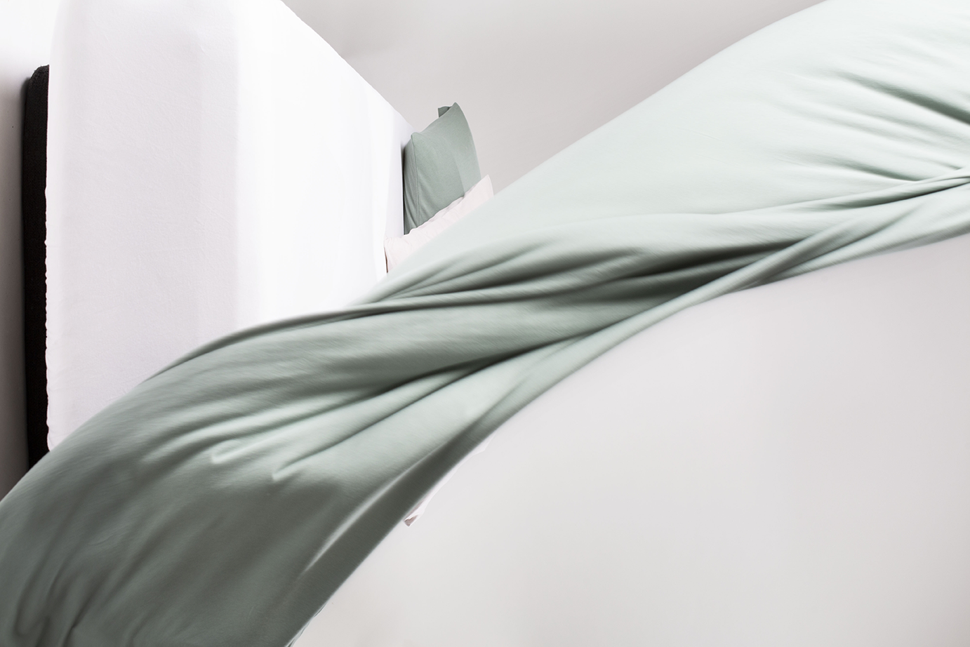 Fitted Sheet | How to Handle a Fitted Sheet with Care